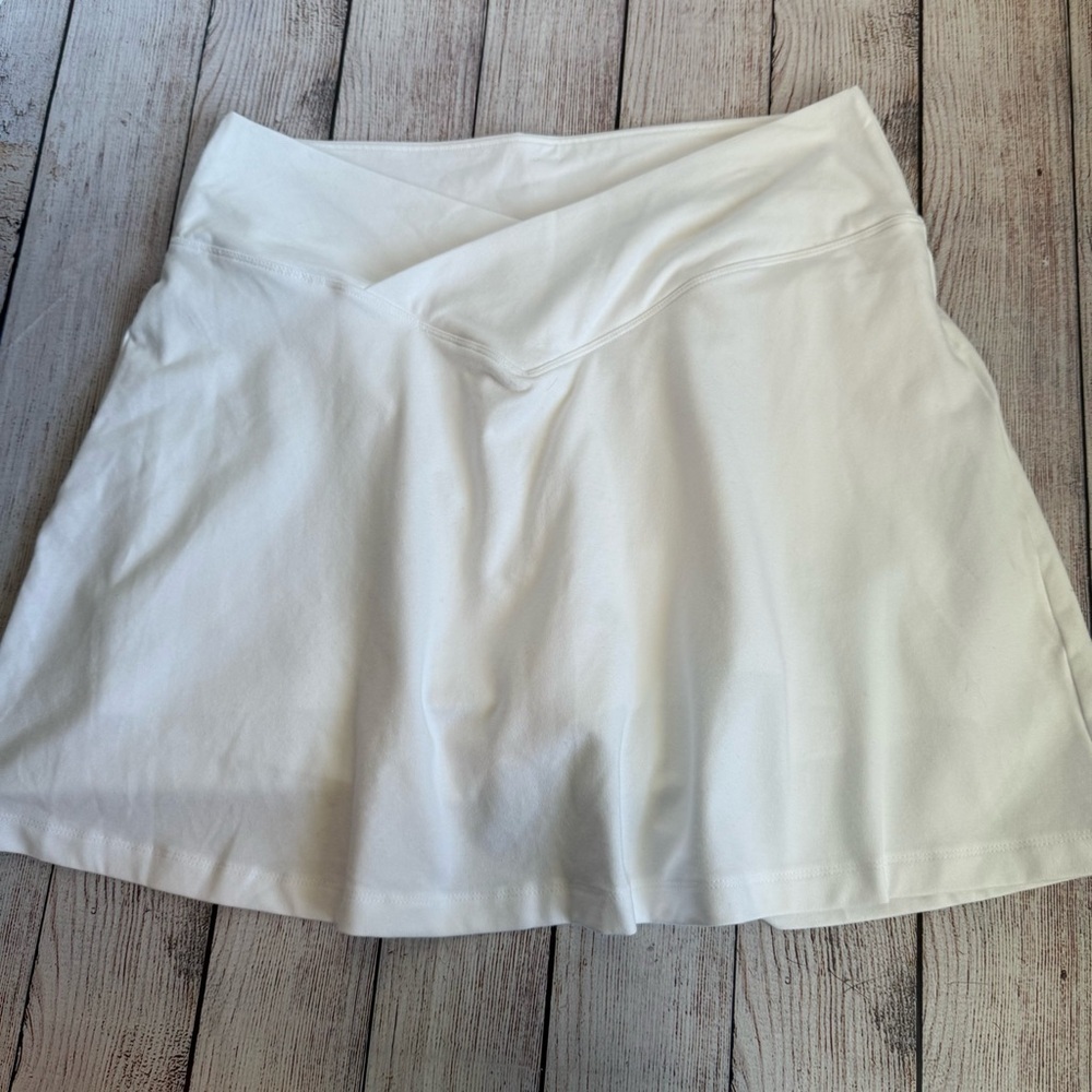 PINK Victoria’s Secret White Skort XL